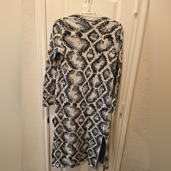 FOR THEE Cardigan - Picture 2 of 3